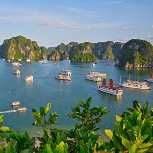Four tips to maximize your Ha Long experience - Halong bay, overnight cruise in ha long bay, floating village in halong bay, 