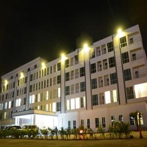 MOON JULIE HOTEL - MOON JULIE HOTEL, Living in Shihanouk Ville, 4-star hotel